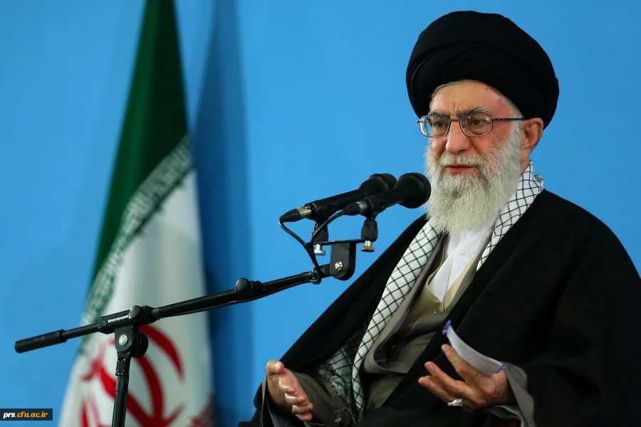 دیدار دانش آموزان و دانشجویان با امام خامنه ای به مناسبت 13 آبان