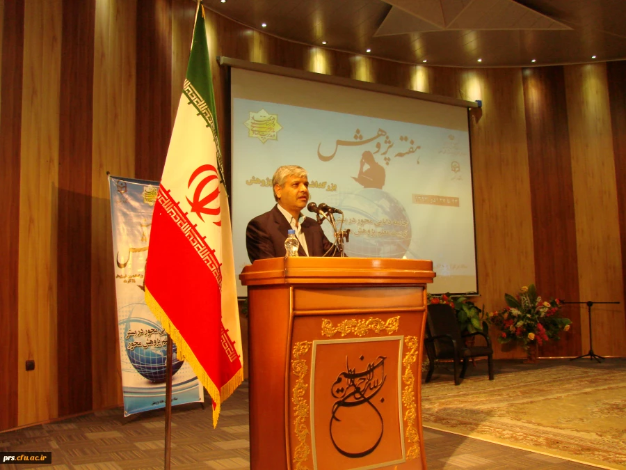 مراسم گرامیداشت هفته پژوهش سه شنبه مورخ 25/9/93 با تلاش پردیس های استانی سمنان و اداره کل آموزش و پرورش استان با برگزار گردید 4