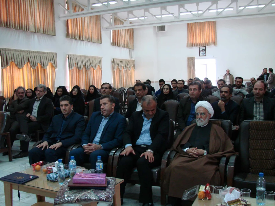 جلسه تکریم و معارفه ی سرپرست سابق و جدید پردیس شهید رجایی سمنان 4