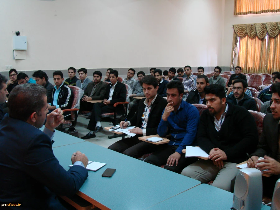 جلسه دکتر حسینی معاونت محترم دانشجویی با نمایندگان صنوف و تشکل های دانشجویی 3