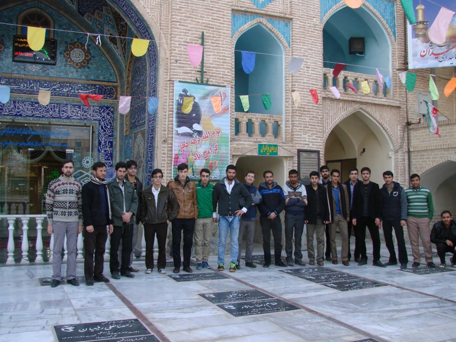 زیارت قبور مطهر شهدا به مناسبت ایام الله دهه فجر 8