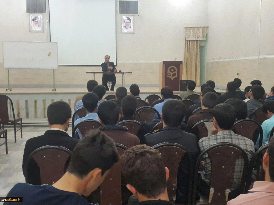 کارگاه آموزشی انجمن پژوهشگری و کانون انشاءو نویسندگی  2