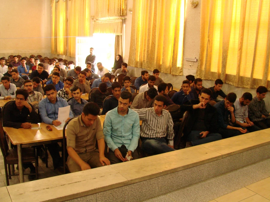 کرسی آزاد اندیشی آسیب شناسی فضای مجازی 4