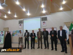 استاندار سمنان در مراسم بزرگداشت مقام معلم:
اولین انگیزه معلمی عشق است اگر انسان عاشق دانش آموزان نباشد موفق نخواهد بود و این روحیه موفق آمیزی خواهد بود
 3