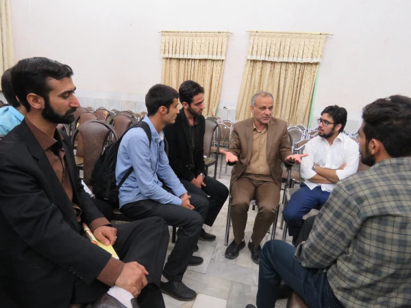 استاندار سمنان در مراسم بزرگداشت مقام معلم:
اولین انگیزه معلمی عشق است اگر انسان عاشق دانش آموزان نباشد موفق نخواهد بود و این روحیه موفق آمیزی خواهد بود 4