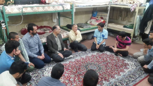 بازدید مدیریت استانی و مسئولان پردیس شهید رجایی از خوابگاه ها به مناسبت هفته خوابگاه ها 3