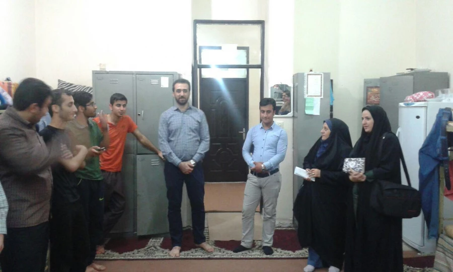 بازدید مدیریت استانی و مسئولان پردیس شهید رجایی از خوابگاه ها به مناسبت هفته خوابگاه ها 4