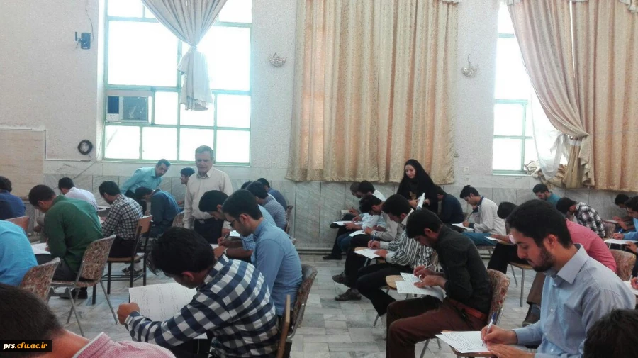 بازدید سرپرست مدیریت استان از امتحانات پایان ترم دانشجویان  2