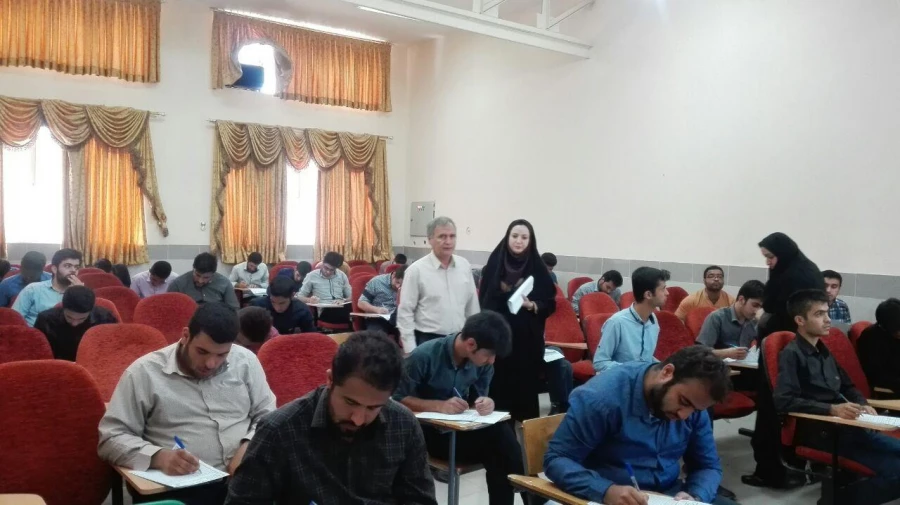 بازدید سرپرست مدیریت استان از امتحانات پایان ترم دانشجویان  4