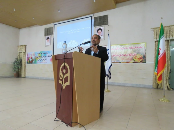 حضور استاندار سمنان در جمع دانشجو معلمان پردیس های استانی  9