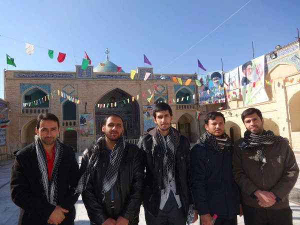 حضور دانشجویان در گلزار شهدا به مناسبت ایام الله دهه فجر  2