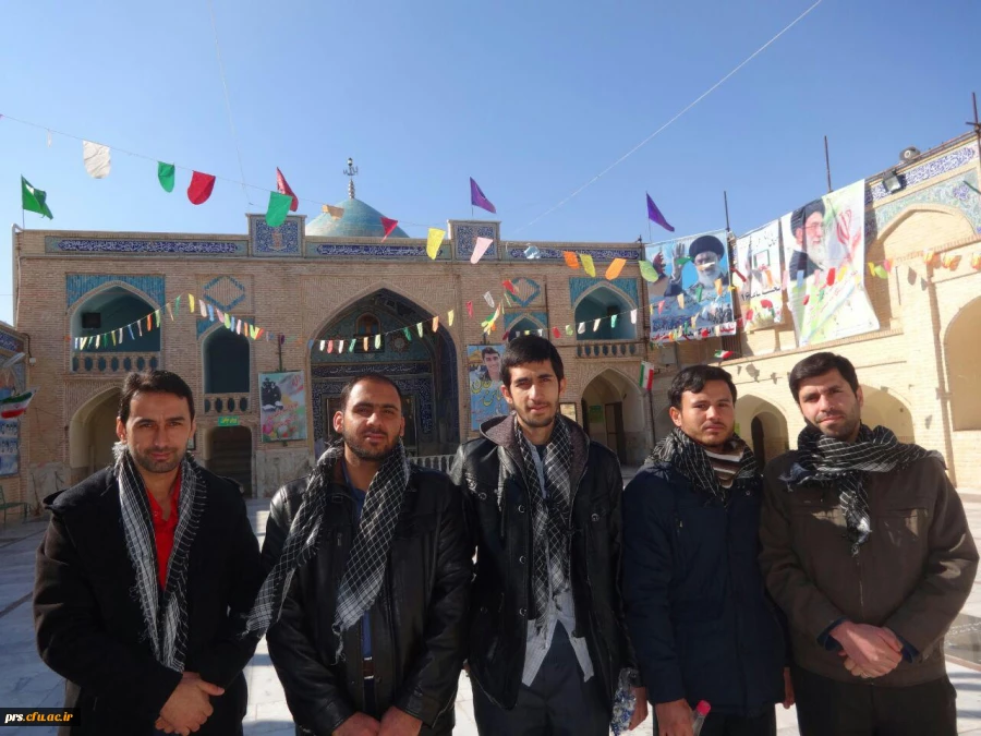 حضور دانشجویان در گلزار شهدا به مناسبت ایام الله دهه فجر  2