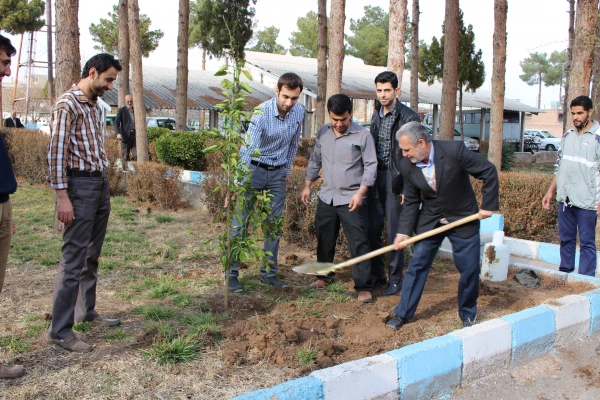 کانون سلامت و روز درختکاری در پردیس شهیدرجایی  2