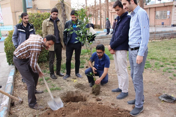 کانون سلامت و روز درختکاری در پردیس شهیدرجایی  7