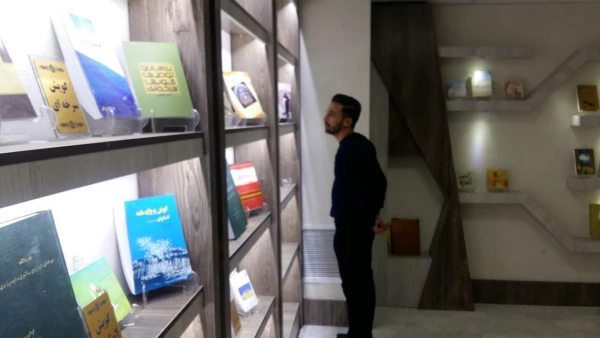 بازدید از کتابخانه مرکزی