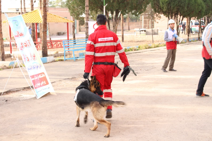 مانور پناه گیری و خروج اضطراری در هنگام زلزله 8
