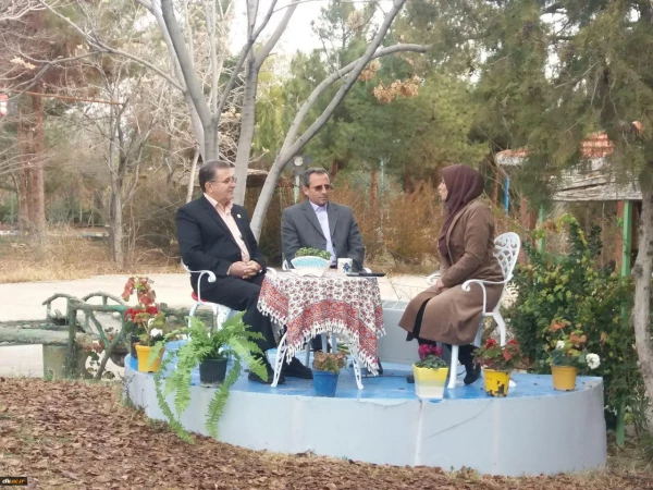 دکتر طاهری نیا در برنامه زنده صبحگاهی شبکه سمنان:
سندتحول  افق بسیار روشنی را برای دانشگاه فرهنگیان تنظیم کرده است
 3