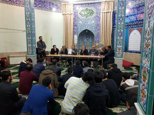 نشست صمیمی و پرسش و پاسخ سرپرست محترم مدیریت امور پردیس های استان سمنان با دانشجو معلمان پردیس شهید رجایی 2