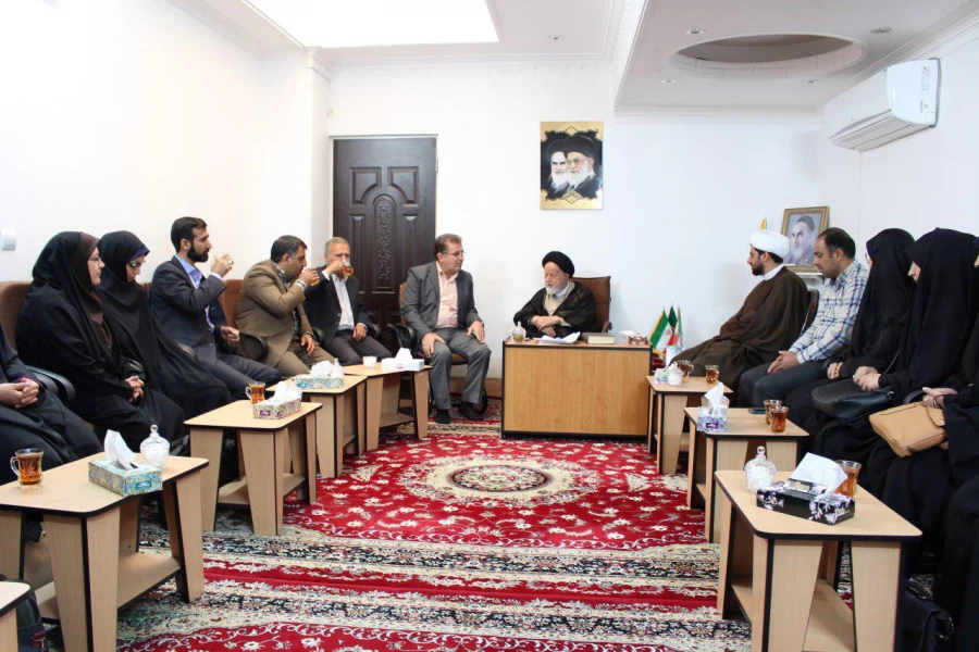 دیدار کارکنان،اساتید و جمعی از دانشجویان پردیس های استان سمنان با نماینده ولی فقیه 5